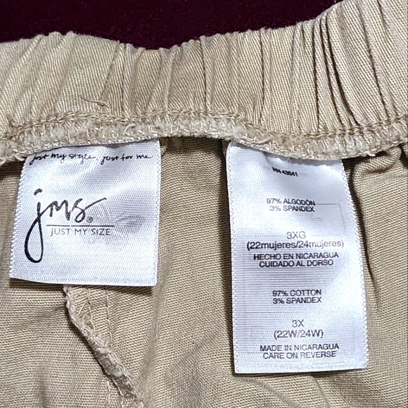 Just My Size (JMS) Shorts - Picture 5 of 7